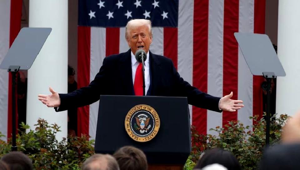 Trump’tan Tarihi Ekonomik Açıklama Trump, tarihi ekonomik açıklamasıyla dikkatleri üzerine çekti. Ekonomik stratejileri ve