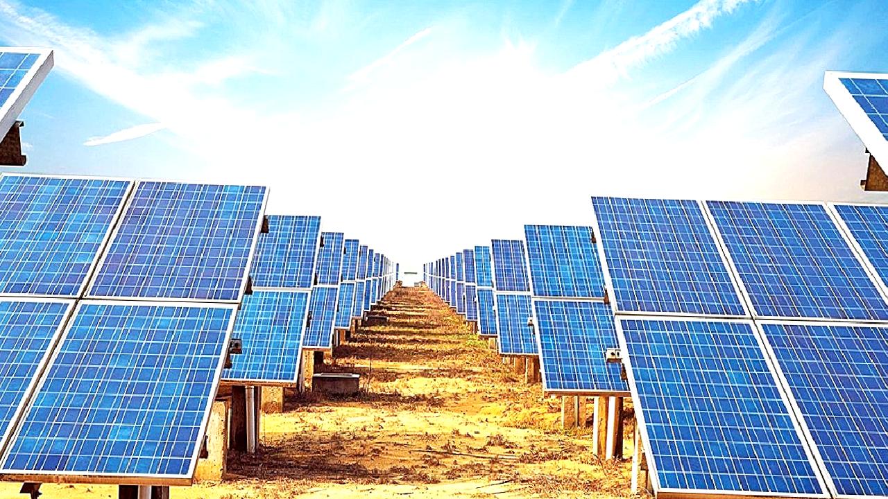 Türkiye'nin yenilenebilir enerji kurulu gücü %30'a ulaştı. Bu başarı, sürdürülebilir