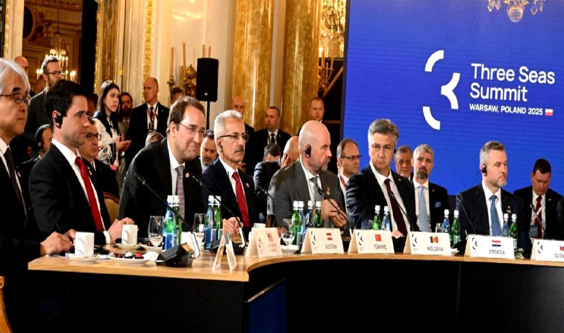 Ulaştırma ve Altyapı Bakanı Abdulkadir Uraloğlu’nun Üç Deniz Girişimi Üzerine Değerlendirmeleri Ulaştırma ve Altyapı Bakanı Abdulkadir Uraloğlu'nun Üç Deniz Girişimi hakkındaki