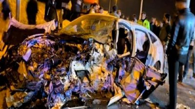 Van Muradiye'de meydana gelen trafik kazasında 3 kişi hayatını kaybetti,