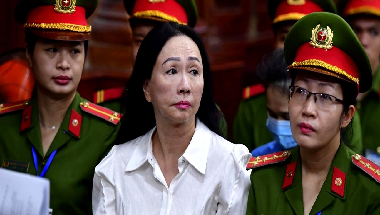 Vietnamlı emlak milyarderi Truong My Lan'ın kara para aklama davasında