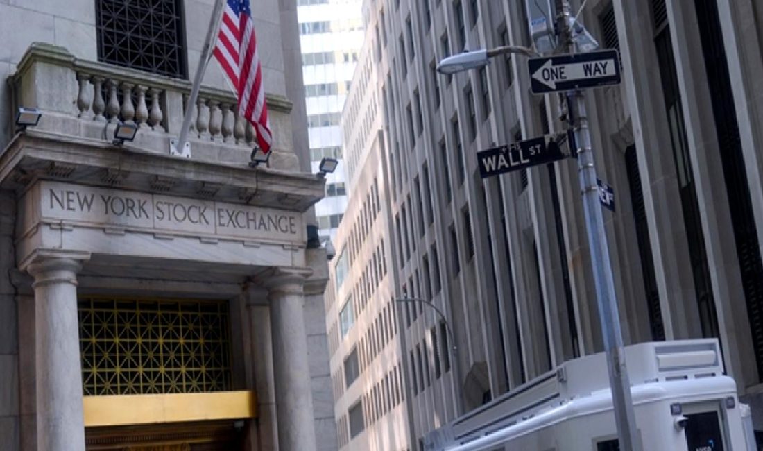 Wall Street'de düşüşler sürüyor. Piyasalardaki dalgalanmalar ve ekonomik veriler hakkında