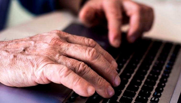 Yaşlılarda Teknoloji Kullanımının Bilişsel Sağlığa Olan Olumlu Etkileri Araştırması Yaşlılarda teknoloji kullanımının bilişsel sağlığa olumlu etkilerini araştıran kapsamlı çalışma