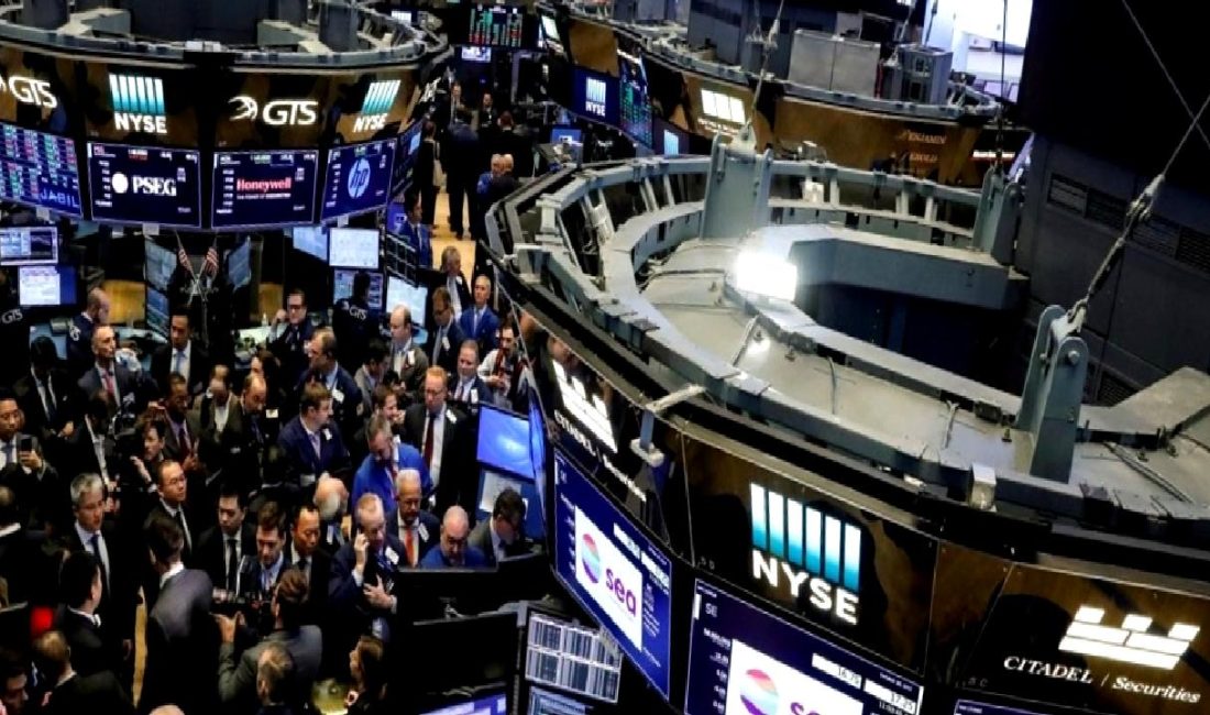 Yatırımcılar Tarife Müzakerelerini Değerlendiriyor Yatırımcılar, güncel tarife müzakerelerini değerlendirerek stratejilerini belirliyor. Piyasa dinamiklerini keşfedin.