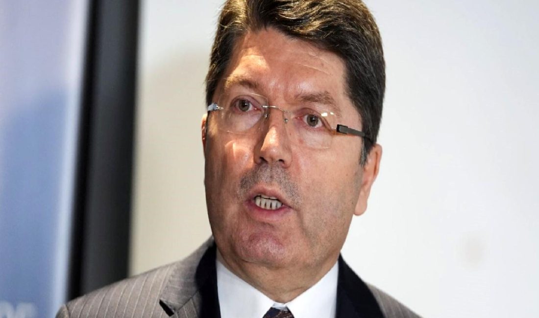 Yılmaz Tunç ve Cumhurbaşkanlığı’ndan Dezenformasyonla Mücadele Açıklamaları Yılmaz Tunç, Cumhurbaşkanlığı'nın dezenformasyonla mücadele konusundaki açıklamalarını değerlendiriyor. Detaylar için