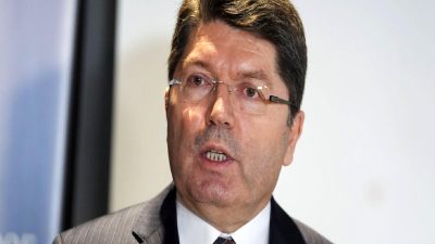 Yılmaz Tunç, Cumhurbaşkanlığı'nın dezenformasyonla mücadele konusundaki açıklamalarını değerlendiriyor. Detaylar için