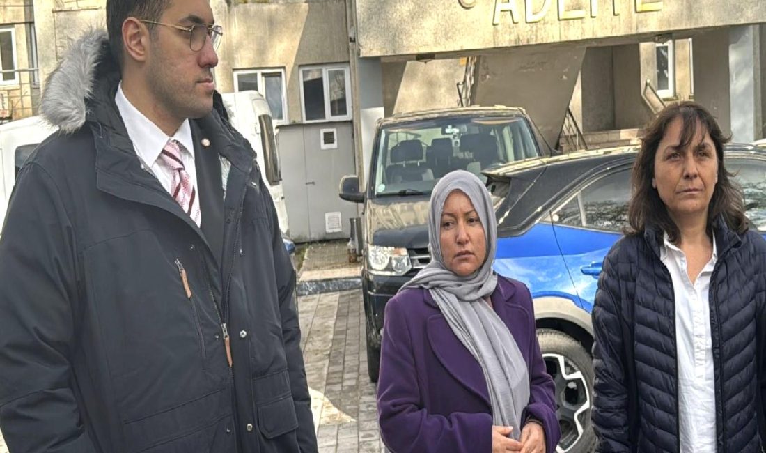 Zonguldak’taki Duruşmada Gergin Anlar ve Sanıkların Savunmaları Zonguldak'taki duruşmada gergin anlar yaşandı. Sanıkların savunmaları ve olayların detaylarıyla