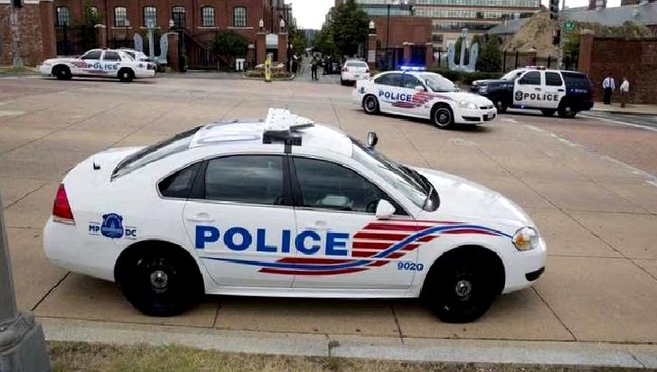 ABD medyasında ICE operasyonları ve restoran baskınlarıyla ilgili güncel gelişmeler,