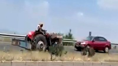 Ankara-İzmir kara yolunda ters yönde giden traktör paniğe neden oldu.