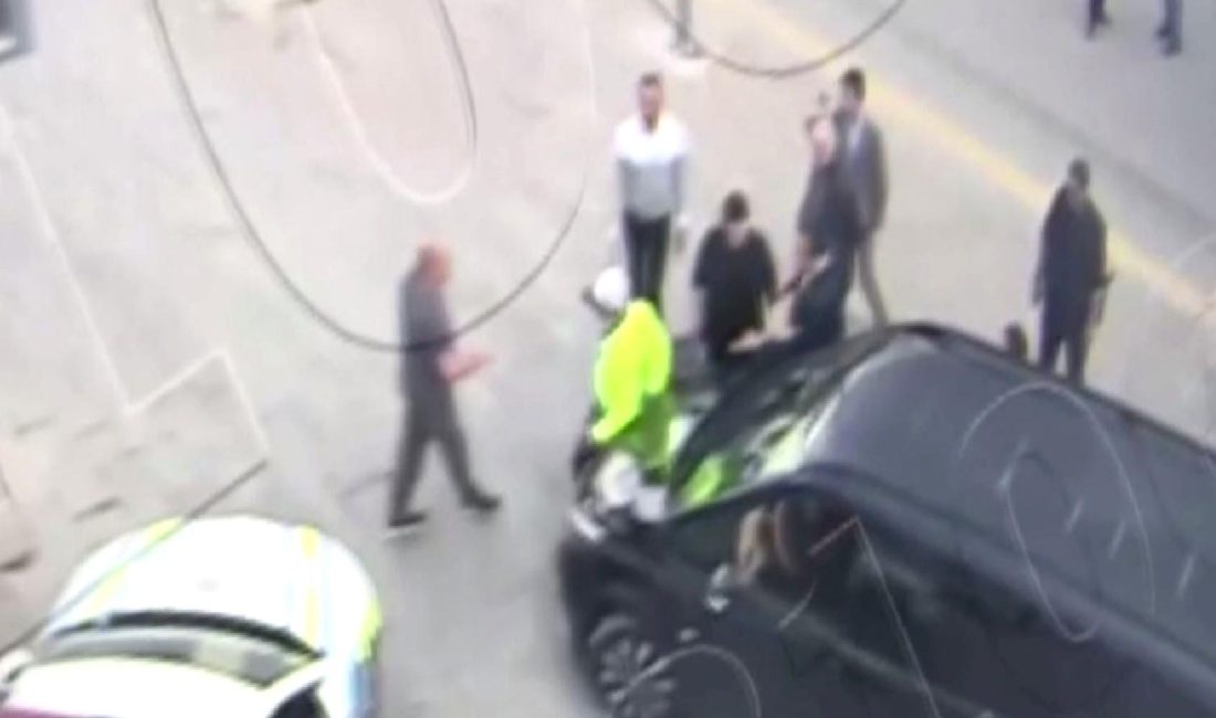 Ankara'da 23 Nisan etkinliği sırasında polis ile milletvekili sürücüleri arasında