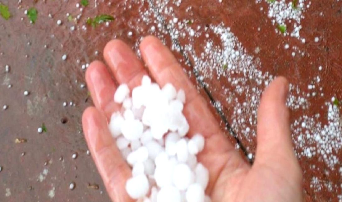 Ankara'da akşam saatlerinde yoğun dolu ve sağanak yağışlarıyla karşılaşabilirsiniz. Güncel