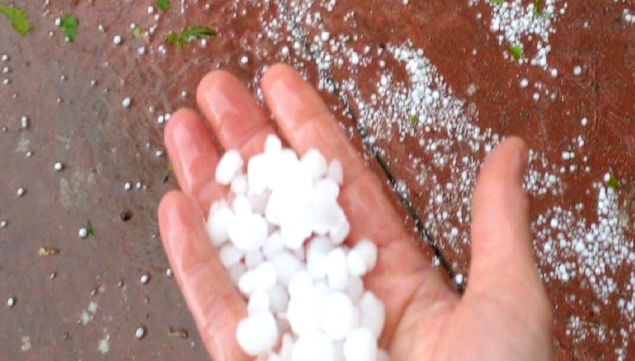 Ankara'da akşam saatlerinde yoğun dolu ve sağanak yağışlarıyla karşılaşabilirsiniz. Güncel