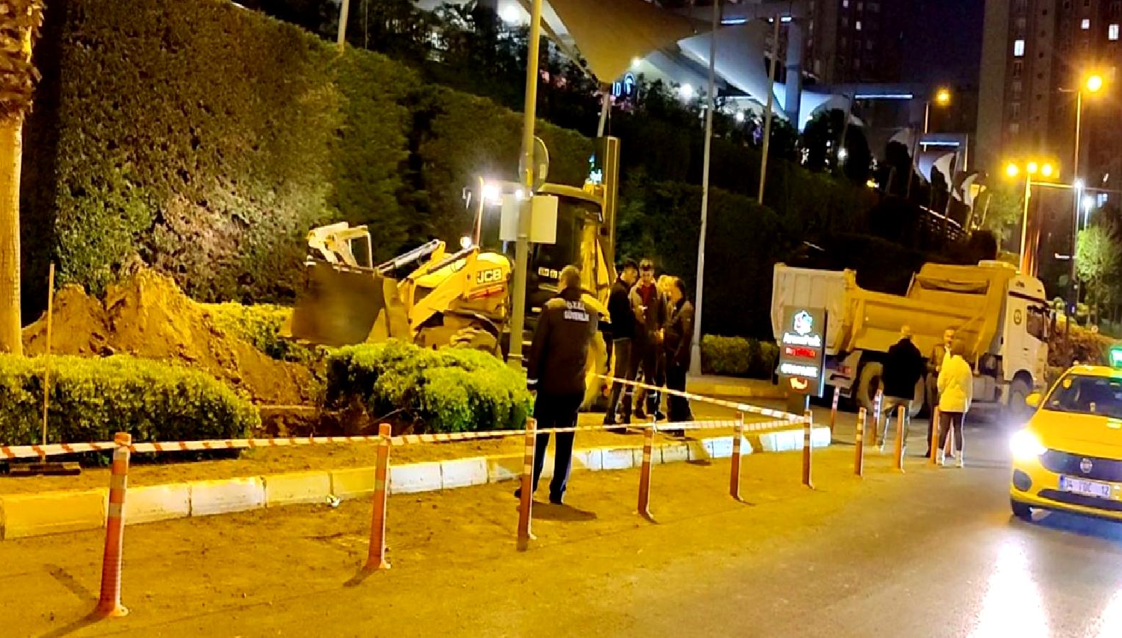 Atakent Mahallesinde doğal gaz borusu kırılması paniğe yol açtı. Olayla
