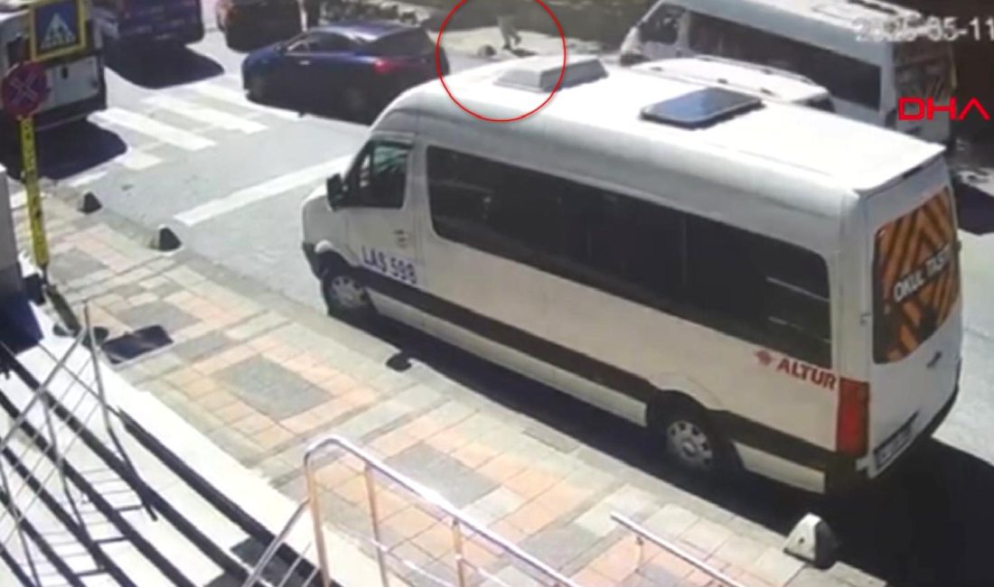 Ayazma Caddesi’nde Feci Minibüs Kazası: 1 Ölü, 3 Yaralı Ayazma Caddesi'nde yaşanan minibüs kazasında maalesef 1 kişi hayatını kaybetti,