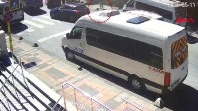 Ayazma Caddesi'nde yaşanan minibüs kazasında maalesef 1 kişi hayatını kaybetti,