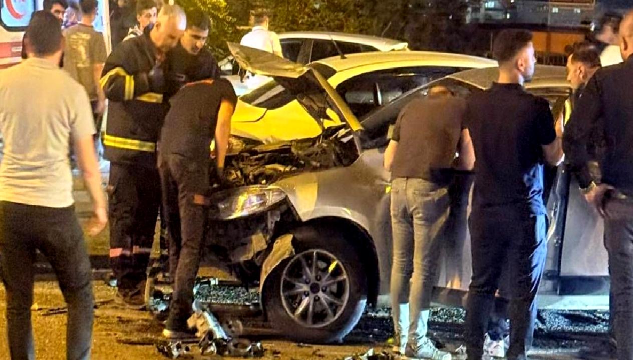 Batman-Siirt çevre yolunda meydana gelen trafik kazasında 4 kişi yaralandı.