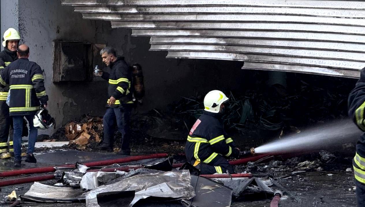 Diyarbakır'da Oto Sanayi Sitesinde çıkan yangın olayına ilişkin detaylar, güvenlik