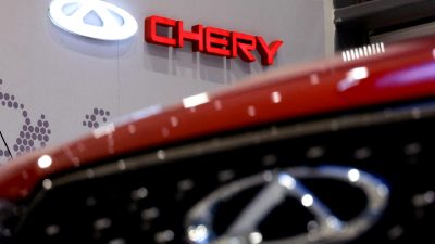 İklim ve ekonomi odaklı Sürdürülebilir Mobilite Zirvesi'nde elektrikli araçlar ve