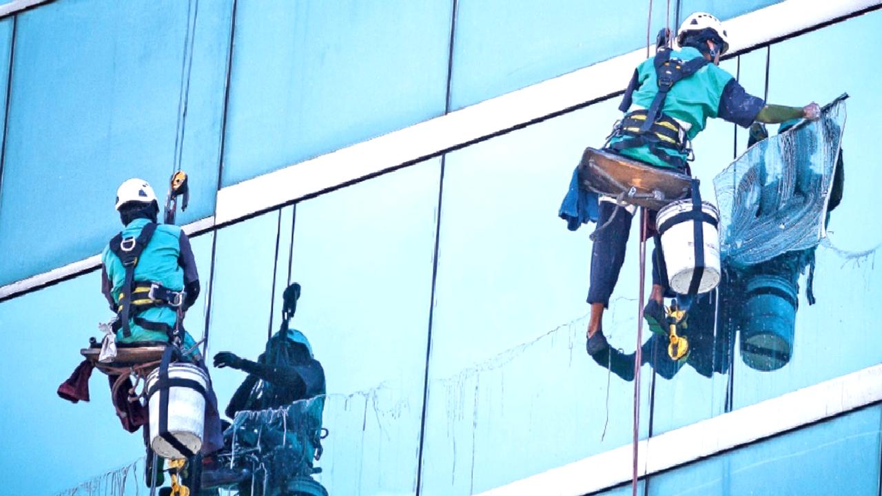 İş sağlığı ve güvenliği ile güvenli çalışma ortamları sağlayarak çalışanların