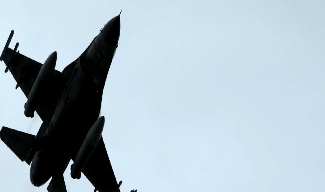 İsrail F-16 Savaş Uçağında Teknik Arıza ve Güvenli Bomba İndirme Olayı İsrail F-16 savaş uçağında teknik arıza ve güvenli bomba indirme