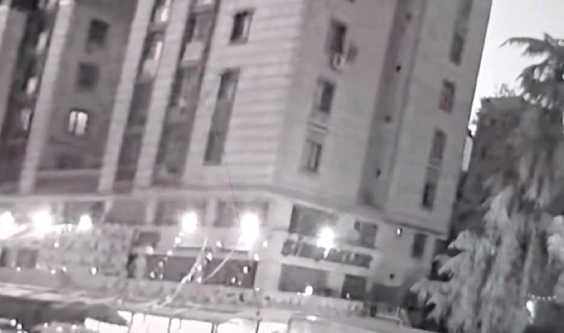 İstanbul’da Gaz Patlaması ve Tırmanış Sonucu Yaralanma Olayı İstanbul'da gaz patlaması ve tırmanış sonucu yaşanan yaralanma olayını detaylarıyla