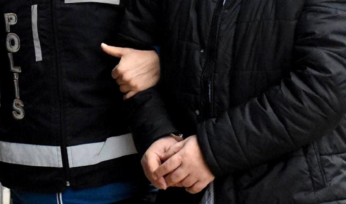 Konya’da CHP Mitingi Öncesinde Güvenlik Olayı Yaşandı Konya'da CHP mitingi öncesinde güvenlik olayları yaşandı. Detaylar ve gelişmeler