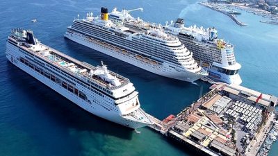 Kruvaziyer gemileri Kuşadası limanında demir attı. Eşsiz manzaralar ve unutulmaz