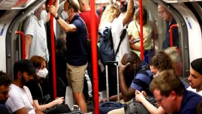 Londra metrosunda elektrik kesintileri ve yaşanan gelişmeleri öğrenin. Güncel bilgiler