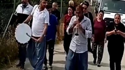 Mersin-Antalya karayolunda meydana gelen feci kazada 2 kişi hayatını kaybetti.