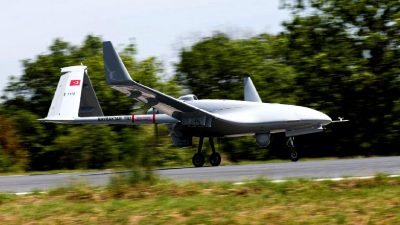 Milli ve özgün Bayraktar TB2T-AI test uçuşları devam ediyor. Türkiye'nin