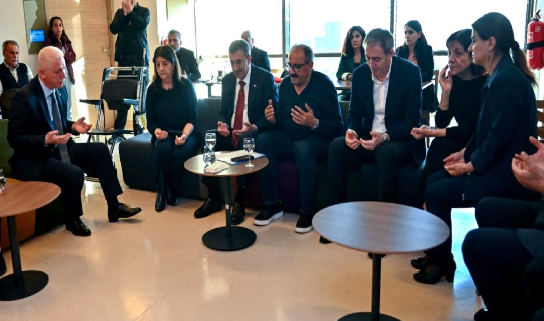 Önder Yılmaz, Vefatının Ardından Şişli Hastanesi’nde Aile Bireyleriyle Görüştü Önder Yılmaz'ın vefatının ardından ailesiyle Şişli Hastanesi'nde görüştüğü detaylar ve