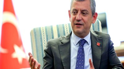 PKK'nın kendini feshettiğini ilan etmesi üzerine CHP lideri Özgür Özel'den