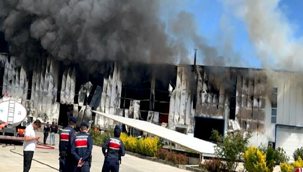 Tekirdağ Çerkezköy'de çıkan fabrika yangınıyla ilgili detaylar, korku ve endişe