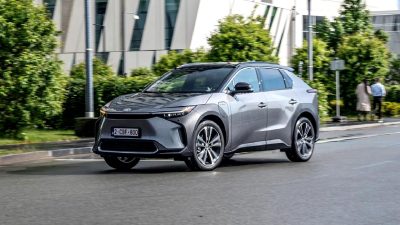 Toyota'nın ABD pazarına yeni elektrikli bZ serisi tanıtımı ve güncellemeleri