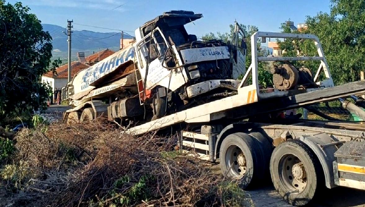 Turgutlu'da iş makinesi kazası: fren patlaması ve yan yatma olayının