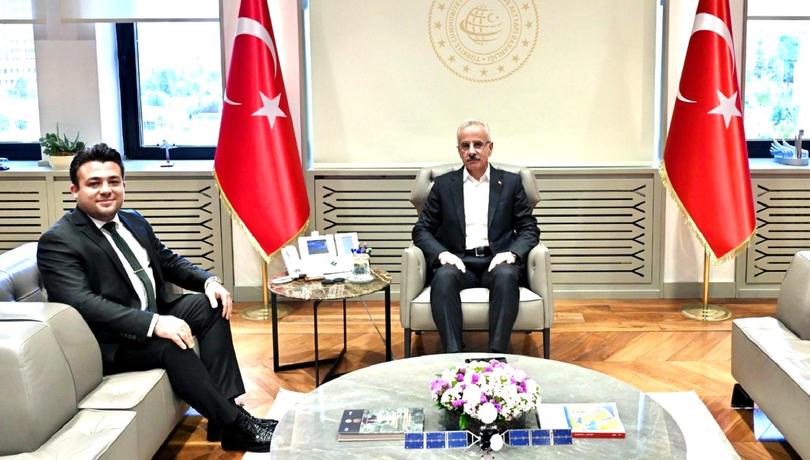 Ulaştırma ve Altyapı Bakanı Abdulkadir Uraloğlu ile TikTok temsilcileri arasında