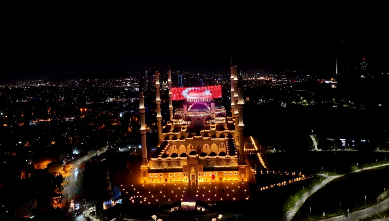 15 Temmuz Demokrasi ve Şehitler Günü anma programlarıyla milli birlik