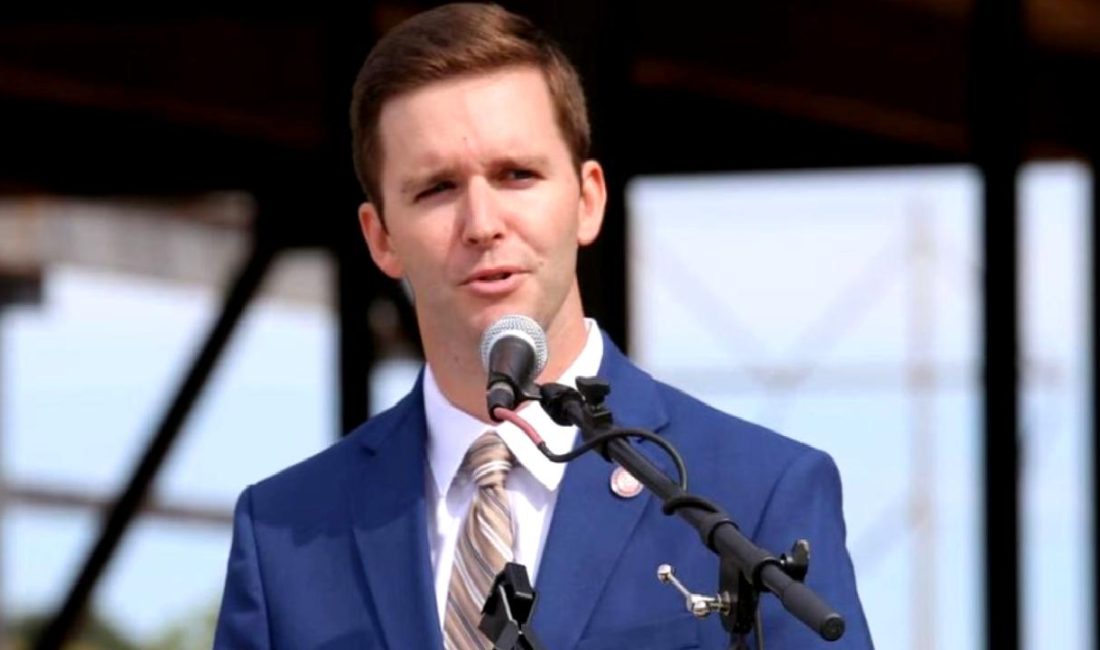 ABD'de kent konseyi üyesine saldırı: Yanıcı madde dökülerek ateşe verildi,