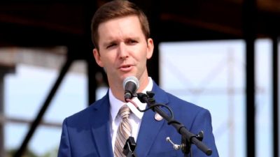 ABD'de kent konseyi üyesine saldırı: Yanıcı madde dökülerek ateşe verildi,