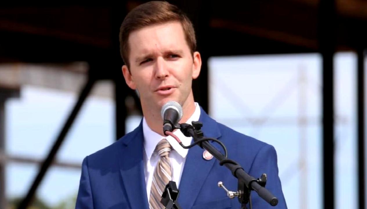 ABD'de kent konseyi üyesine saldırı: Yanıcı madde dökülerek ateşe verildi,