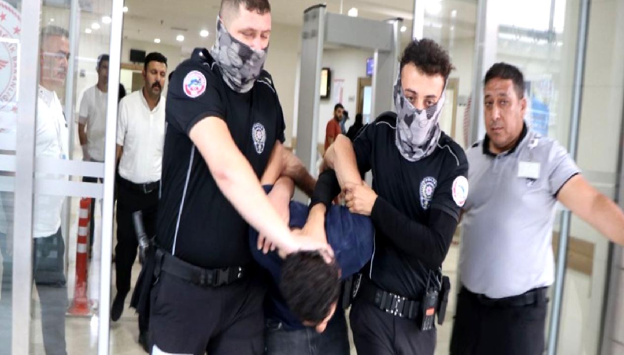 Acil serviste doktor ve güvenlik görevlisine bıçaklı saldırı: Yaralıların durumu