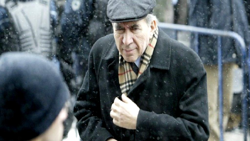 Gazeteci ve politikacı Altan Öymen'in hayatı, başarıları ve vefatı üzerine