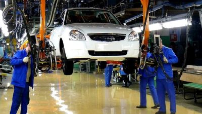 Avtovaz'ın çalışma saatleri ve piyasa zorluklarını keşfedin. Otomotiv sektöründeki operasyonlar