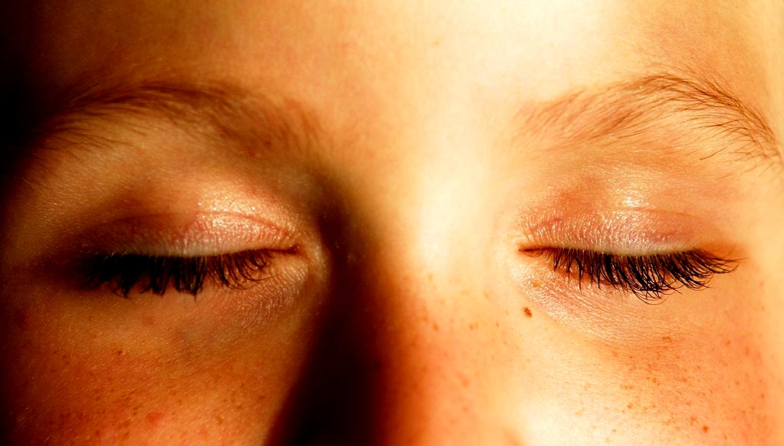 Avustralya'dan yenilikçi göz teması iletişim yöntemi ile iletişim becerilerinizi geliştirin.