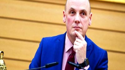 Baden-Württemberg'te skandal oy pusulası iddiaları sonrası SPD'li yetkili istifa etti.