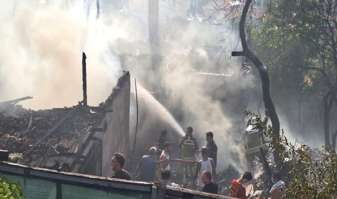 Başkentte korkutan yangın: 8 gecekondu küle döndü Ankara'da korkunç yangında 8 gecekondu küle döndü. Olayın detayları ve