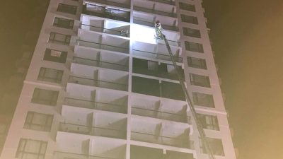 Çankaya Yaşamkent'te 26 katlı binada çıkan yangın ve dumanlar paniğe