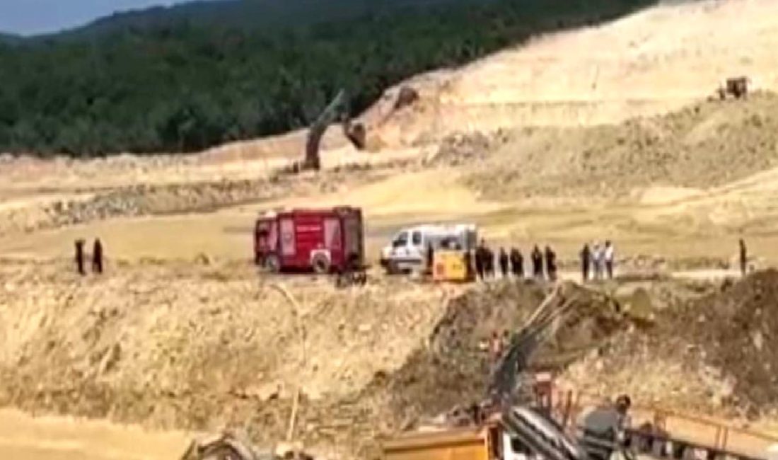 Çatalca’da kum ocağında göçük: Bir işçi hayatını kaybetti Çatalca'da kum ocağında göçükte bir işçi hayatını kaybetti. Olayın detayları