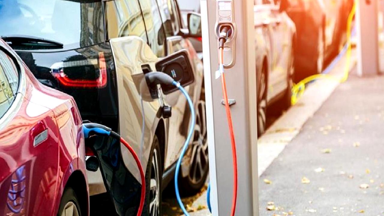 Dünya elektrikli araç satışlarının ilk yarı performansı ve gelecek trendleri