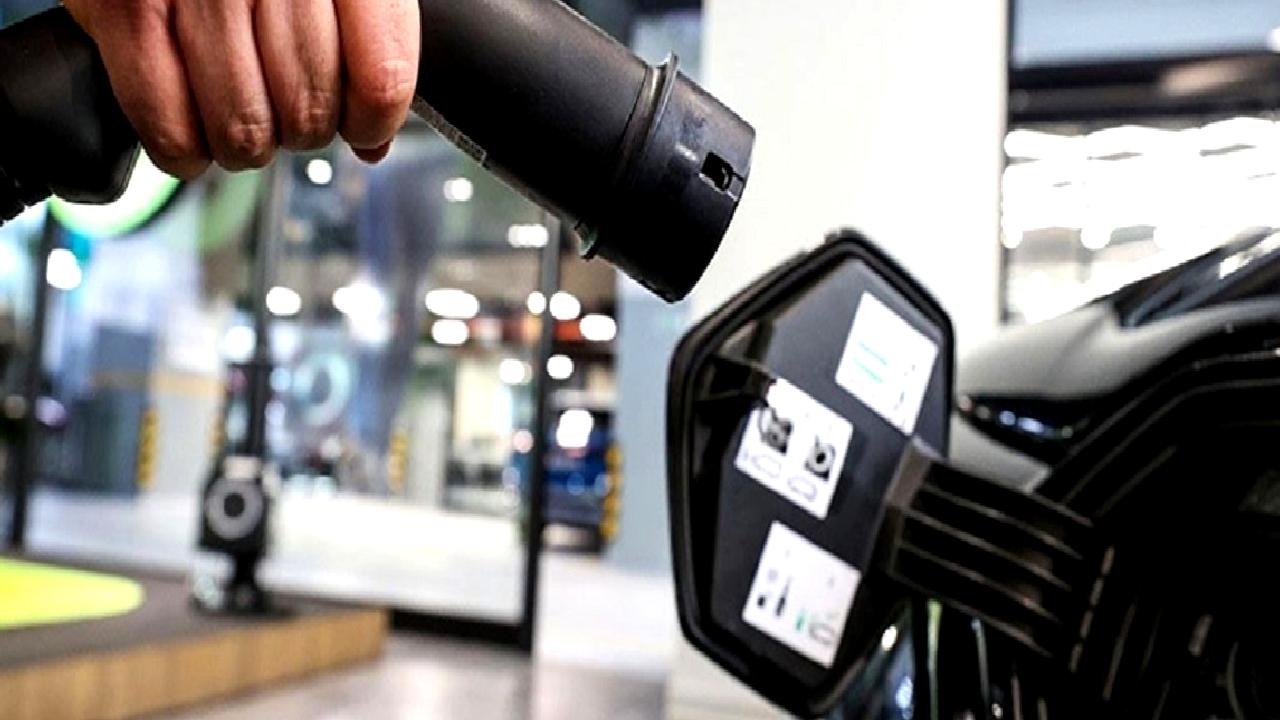 Elektrikli araçlardaki ÖTV düzenlemelerini ve etkilerini keşfedin, sektöre olan yansımaları